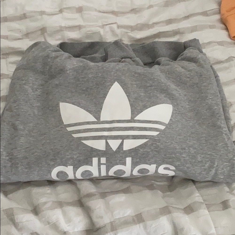 Adidas Sweatshirt
